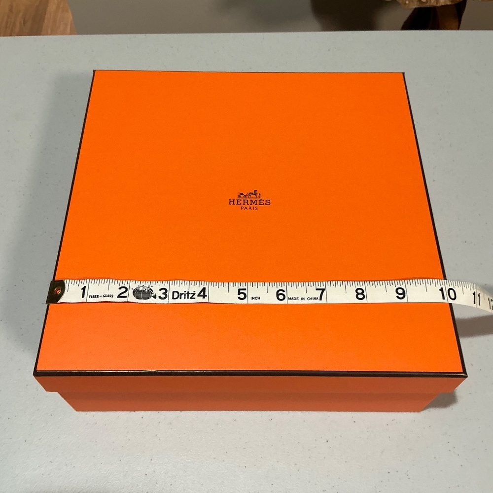 Hermes medium size box and dust bag - Picture 6 of 11